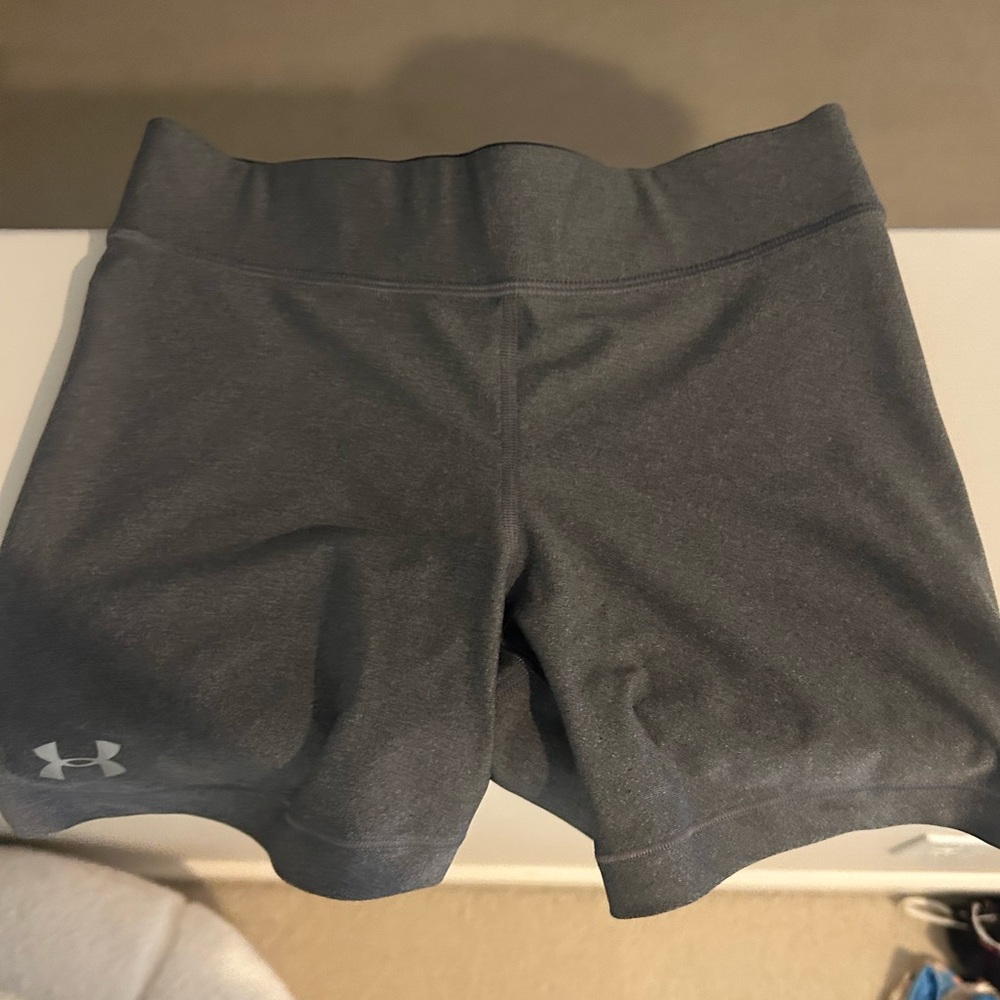 Under Armour Gray Athletic Shorts with Compression Fit - Spandex